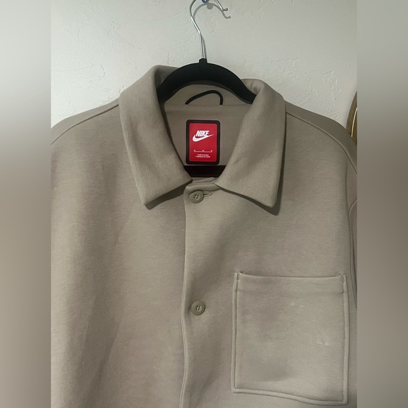Nike Sportswear Tech Fleece Reimagined Men’s Oversized Shacket  Khaki Size M - Picture 2 of 16